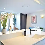 Apartament Petit Albert, Confortable, Proche De La Rochelle *