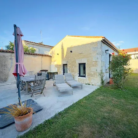 Petit Albert, Confortable, Proche De La Rochelle