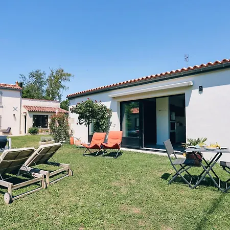 Petit Albert, Confortable, Proche De La Rochelle